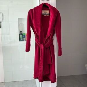 UGG Duffield Robe. Wine Color.Like New!